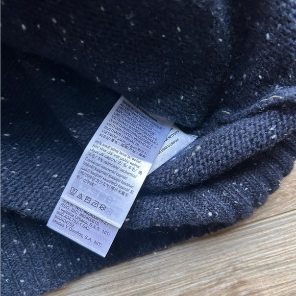 SOLD Calvin Klein | Wool Nepped Yarn Crewneck Sweater in Vulcan Black (Small) - Picture 5 of 10